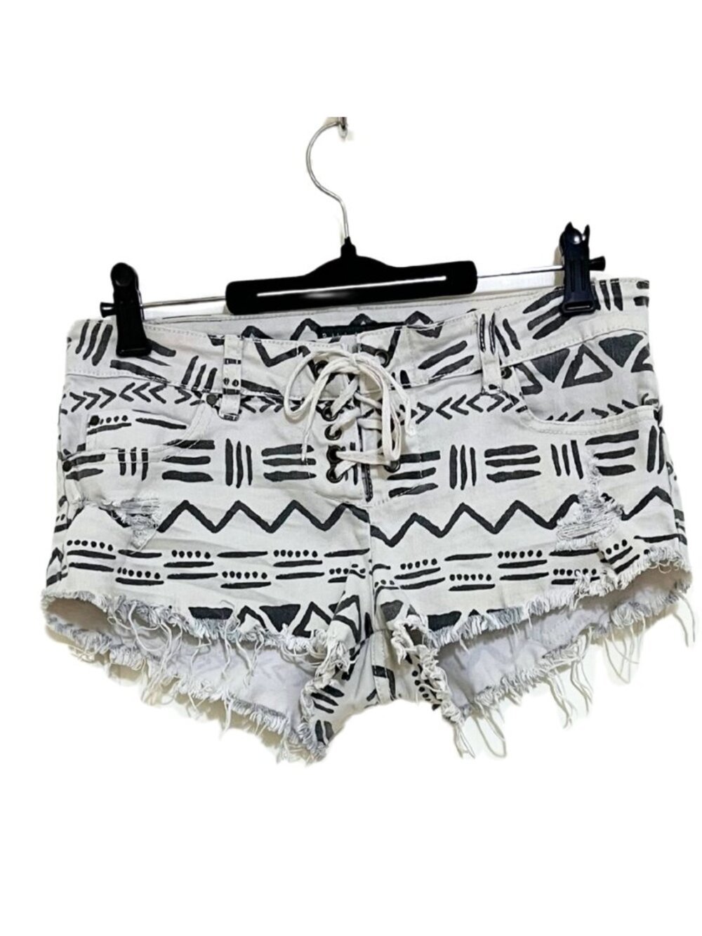 Tribal Print Lace-Up Low-Rise White & Navy Denim Cutoff Shorts – Billabong, Sz 5